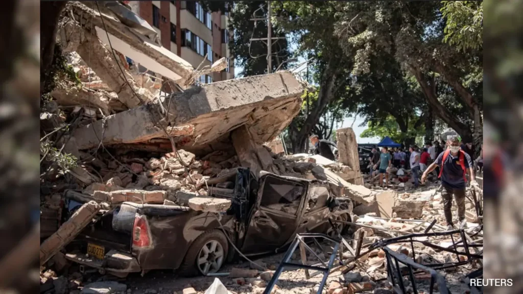 Video: People Flee Collapsing Building As Earthquake Kills 132 In Colombia