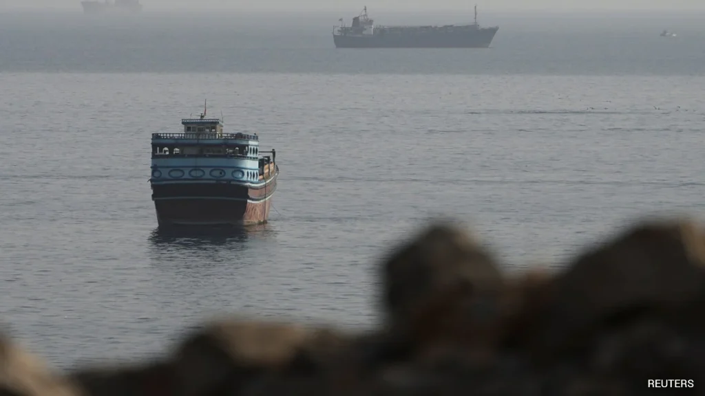 Iran Nears Hormuz Shipping Deal With Oman, Keeps Conditions For US