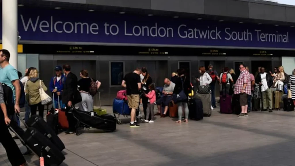 Water Outage At London Airport Leaves Toilets Out Of Order, Eateries Shut