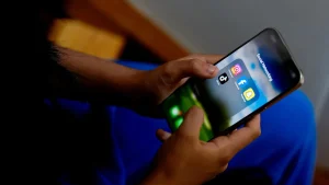 Australia's Under-16 Social Media Ban Fails To Clear 1st Hurdle In Age Checks